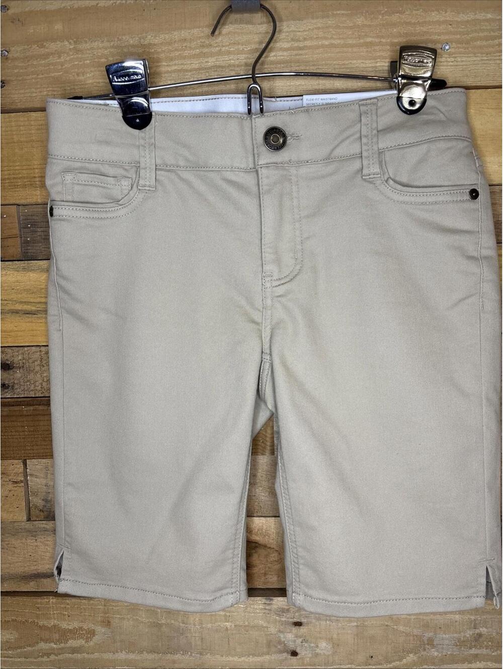 Liz Claiborne Bermuda Shorts Womens 2P NWT Khaki Flexi-fit Waist Slimming Summer